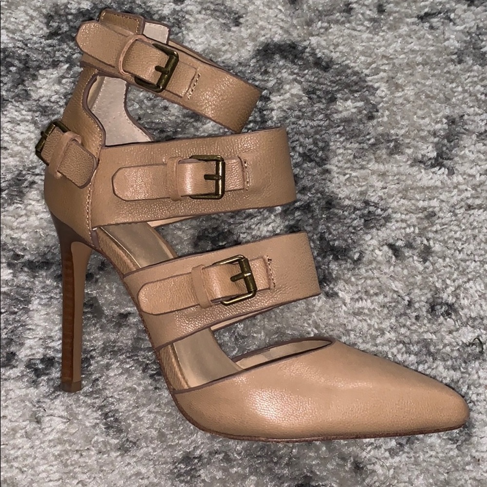Beige heels